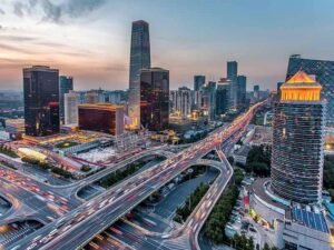 World megacities facing urban challenges and smart city solutions